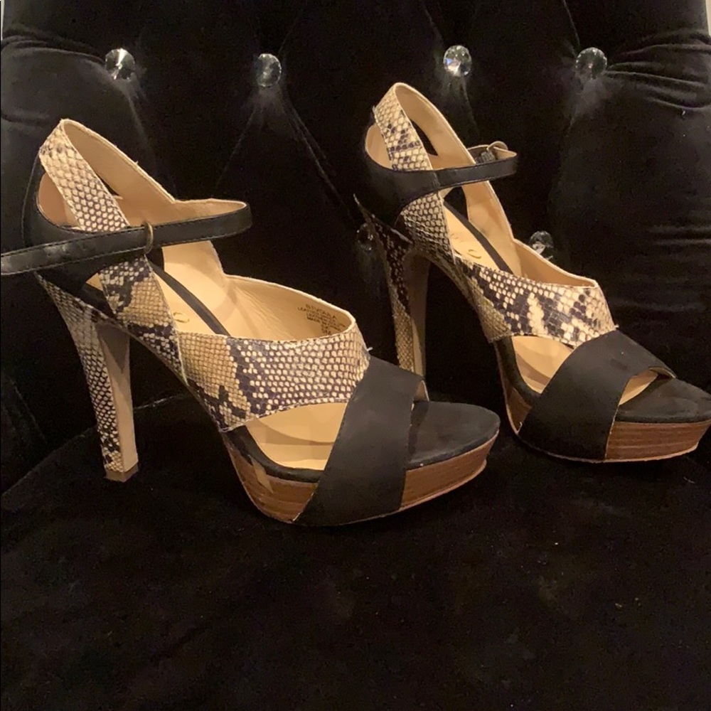 Boutique 9 Platform Heels Black Faux Snake Skin